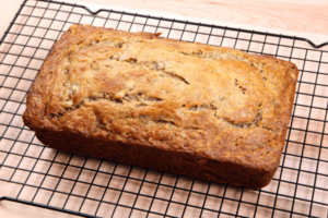 5 Easy Ways to Tell When Banana Bread is Done