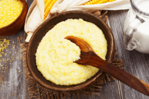 Cornstarch vs Corn Flour (Differences & Substitutes)