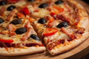 How Many Slices in a 10-inch Pizza (with FAQs Answered)