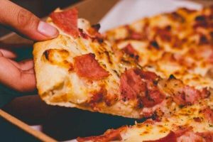 How Many Slices is a 12-inch Pizza (with FAQs Answered)